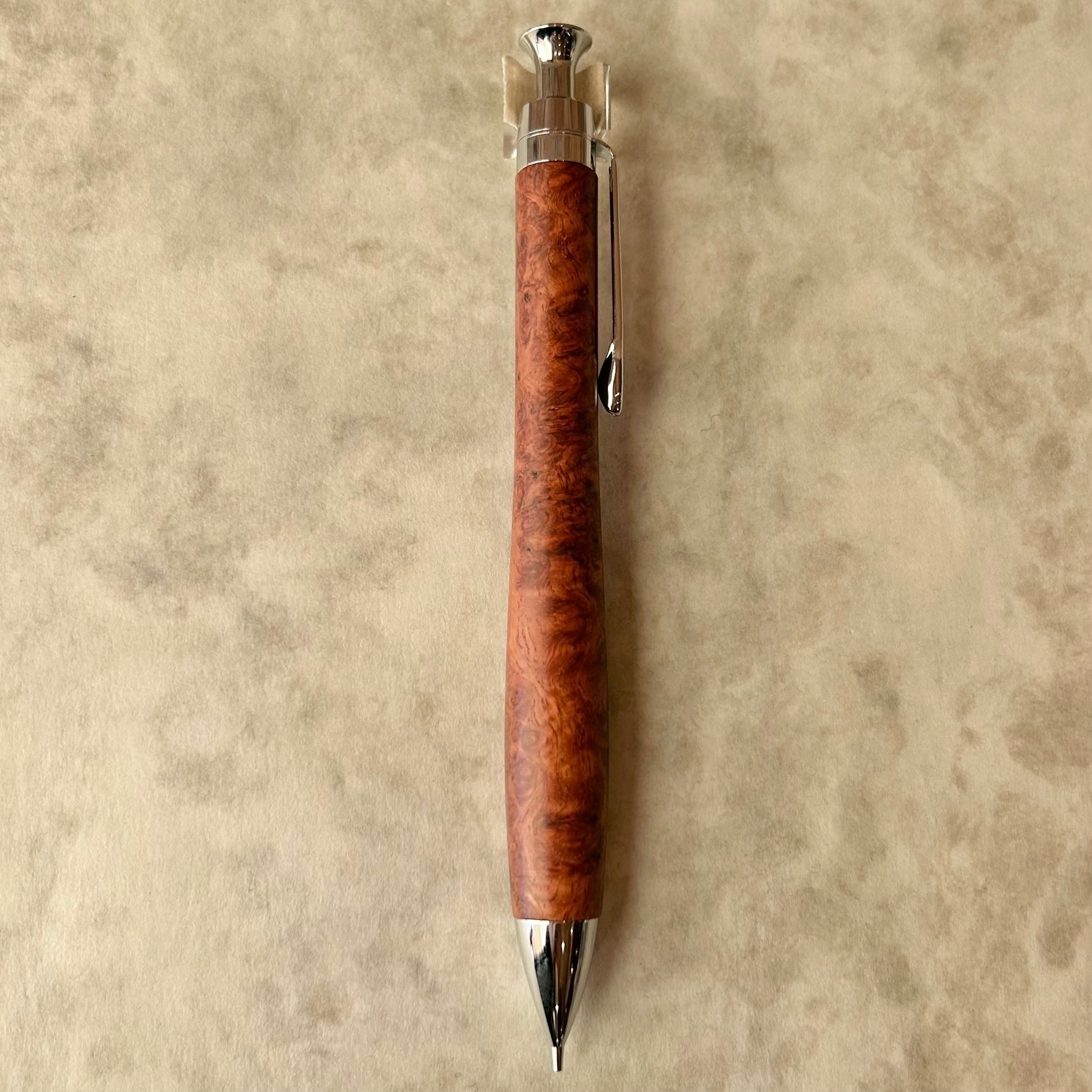 新品　こぶた工房　極上花梨瘤　ボールペン こぶた工房 【極上＋花梨瘤 特赤①】 ボールペン換装可 | ペンネジューク