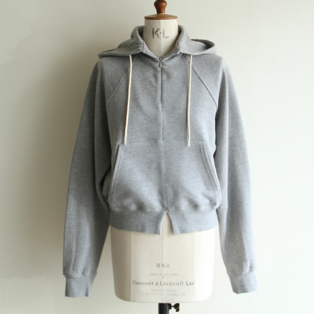 JUN MIKAMI 【 womens 】 turtle sweat pullover