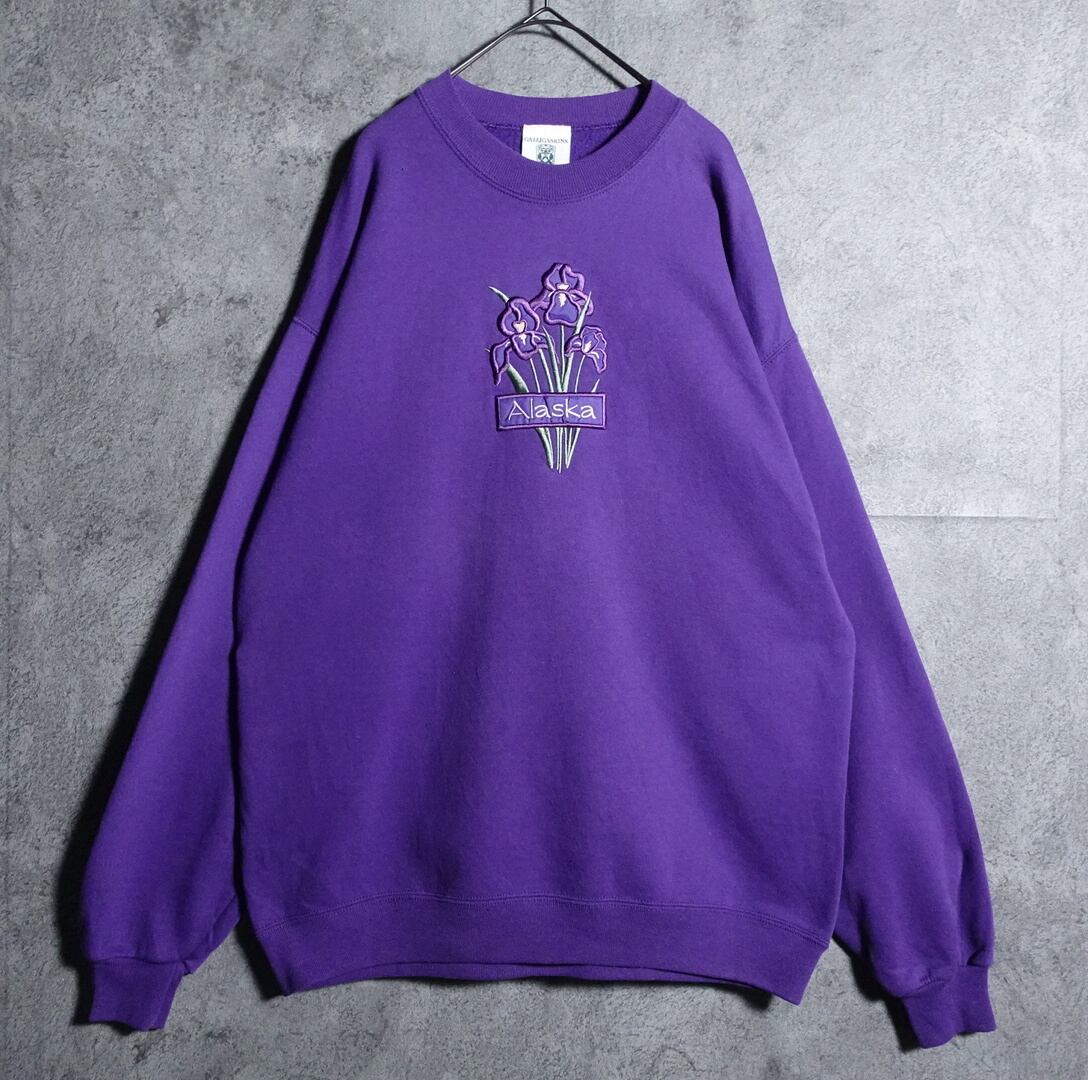 90s purple flower motif embroidery design sweat