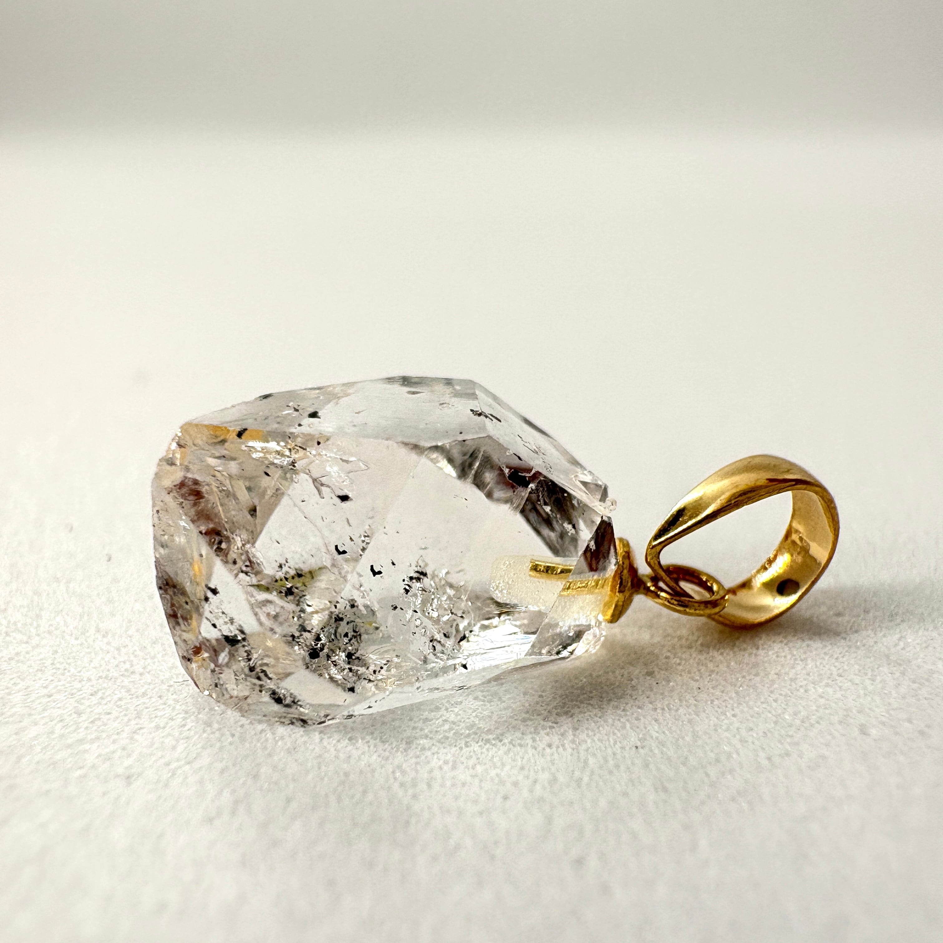 ハーキマーダイヤモンド原石 ペンダントトップ アメリカ ニューヨーク州産 約10㎜