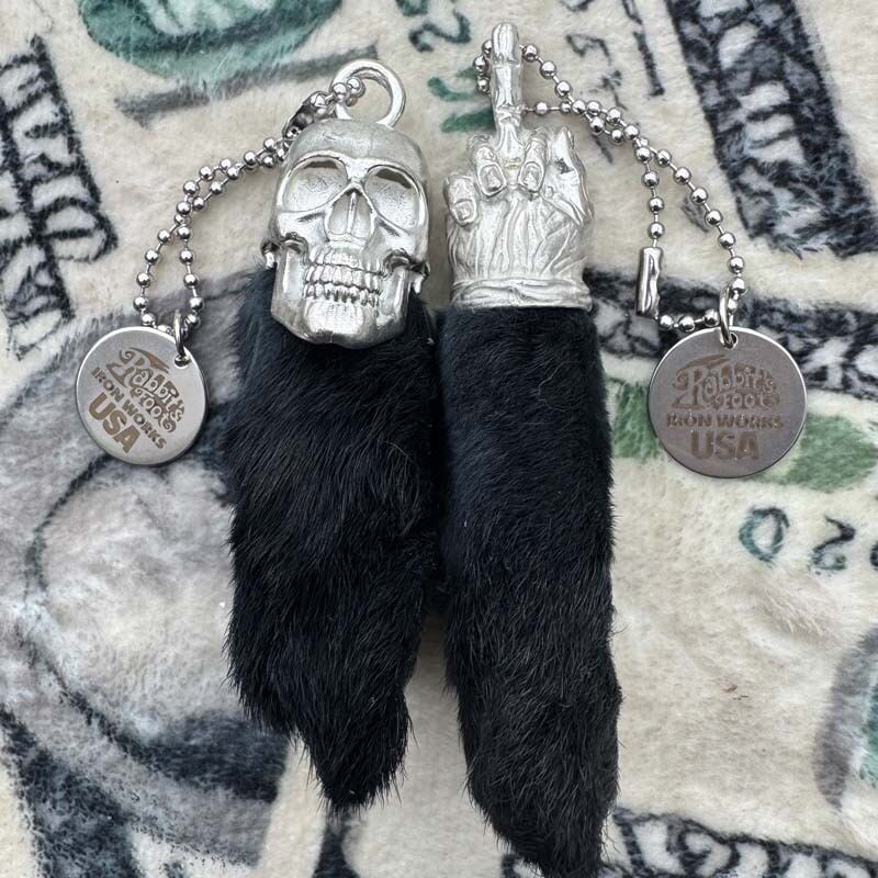 幸運を招くお守り 本物のウサギの足を使ったラッキーラビットフット