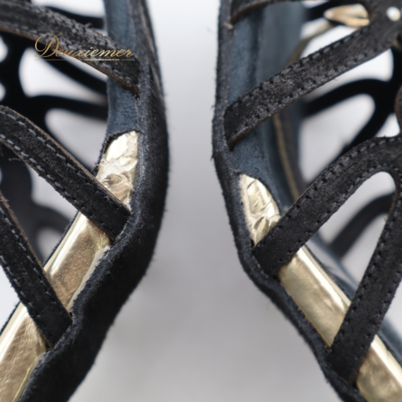 社交ダンス 衣装 ラテン シューズ 23cm ブラック系 Ads 靴 くつ ヒール レディース ラインストーン ストラップ 黒 金 キラキラ 上品 練習 レッスン イベント ステージ かわいい ダンス衣装 ゴールド系