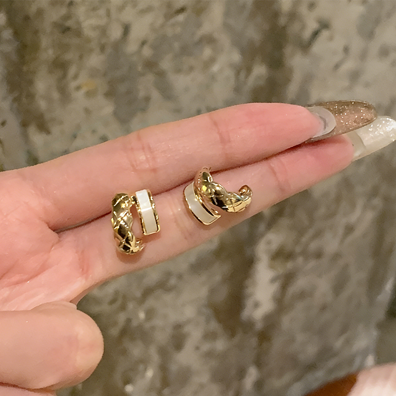 tomr二重のシェイプC モダンゴールドピアス