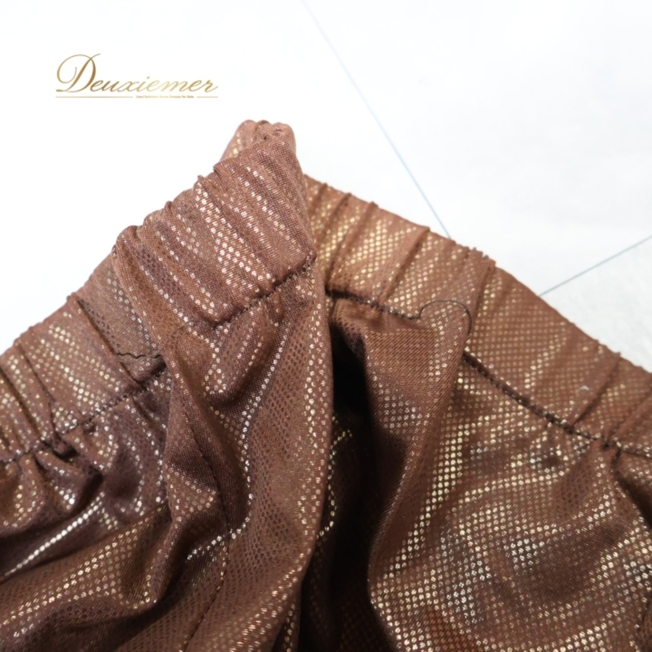 ベリーダンス オリエンタル 衣装 上下セット ブラウン系 トップス スカート インナーパンツ 茶 緑 ラインストーン ビーズ 豪華 装飾 かわいい 華やか ダンス衣装 イベント ステージ 葉っぱ柄 グリーン系