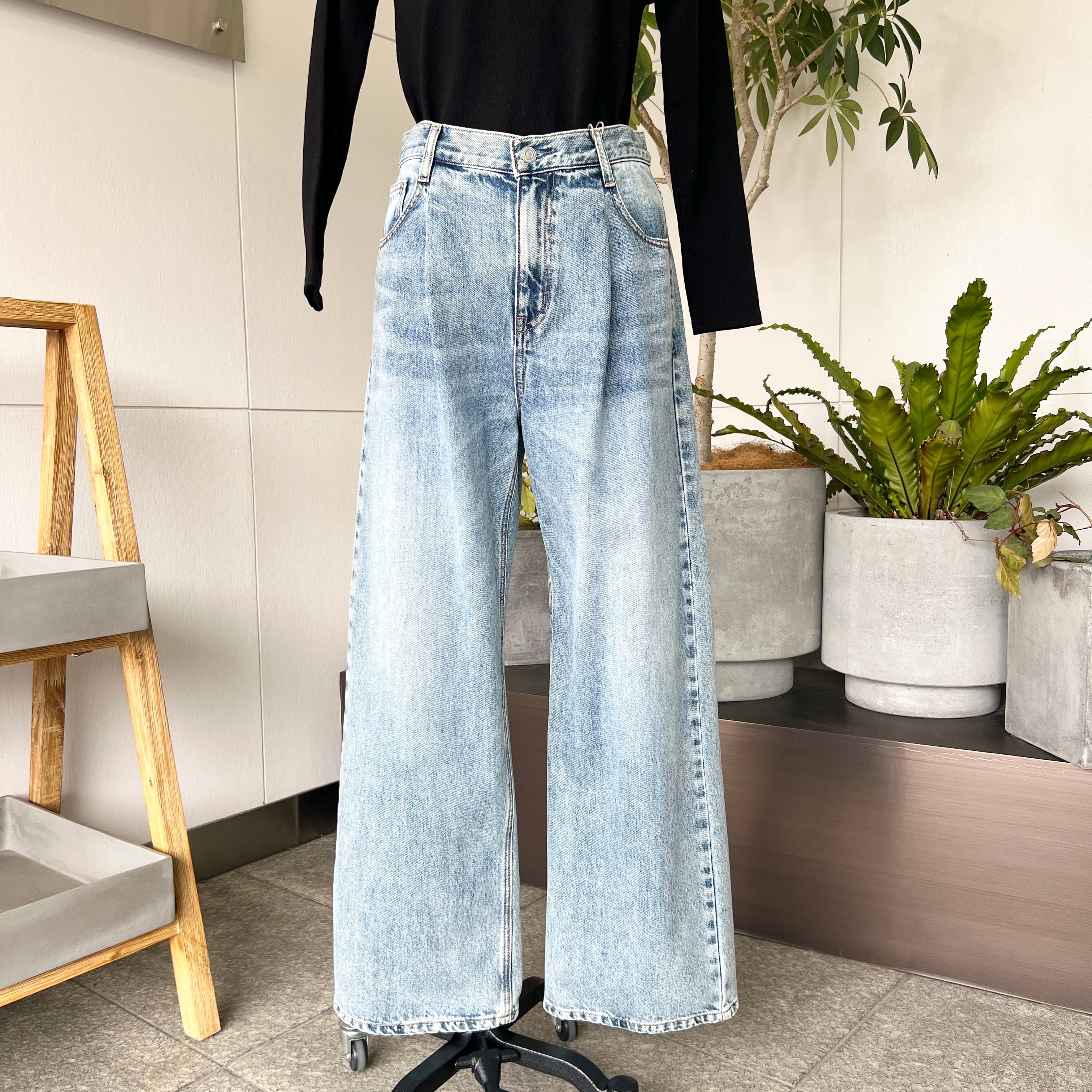 デニムタックワイドパンツ《cafune カフネ》 | Casablanca (カサブランカ)