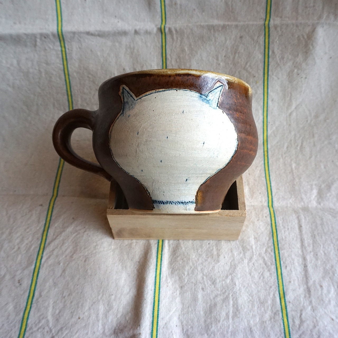 コンガリ舎　くぼともこ　マグカップ　つぼ型　