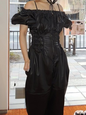 【25SS】FETICO フェティコ / FAUX-LEATHER SATIN OFF-SHOULDER JUMPSUIT / ジャンプスーツ