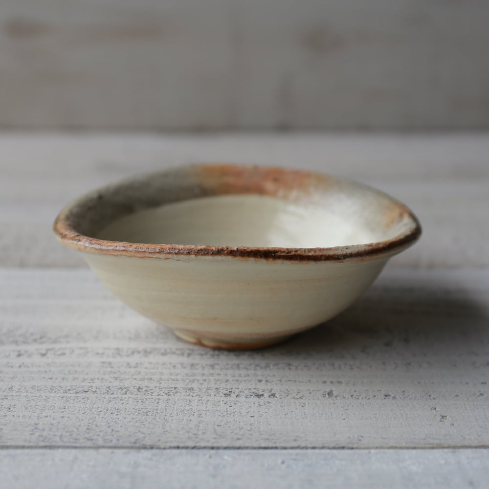 渕荒粉引 たわみ4.5寸反深小鉢