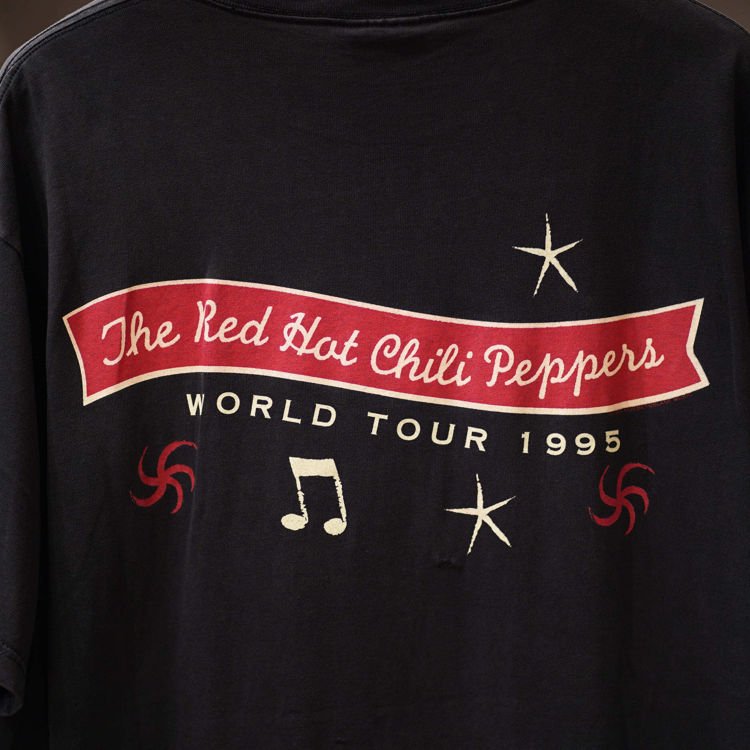 t-red-hot-chili-peppers-one-hot-minute-world-tour-1995-size