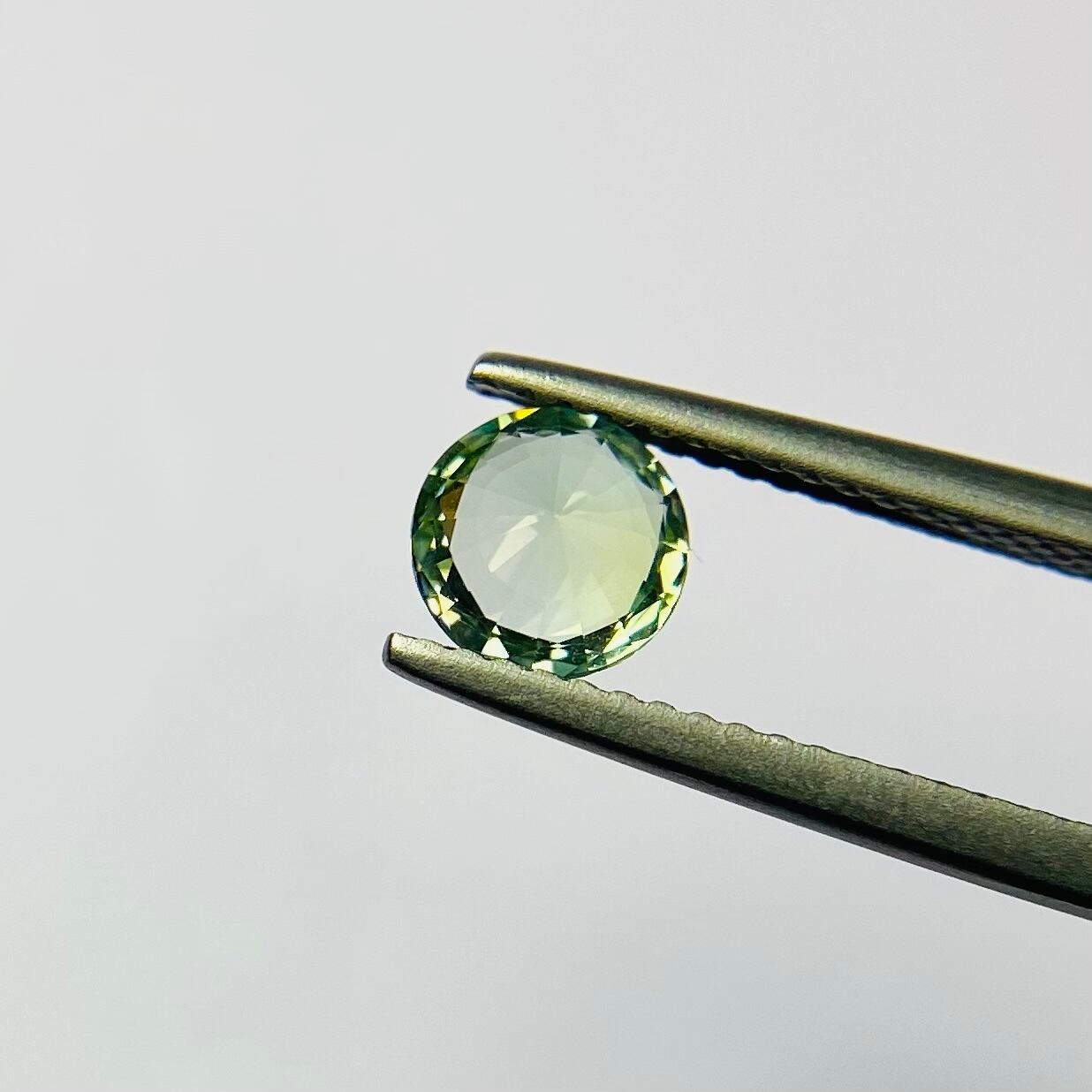 ラウンドキラキラグリーントルマリン