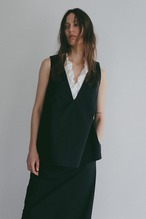 MANOF FRILL V NECK SET UP