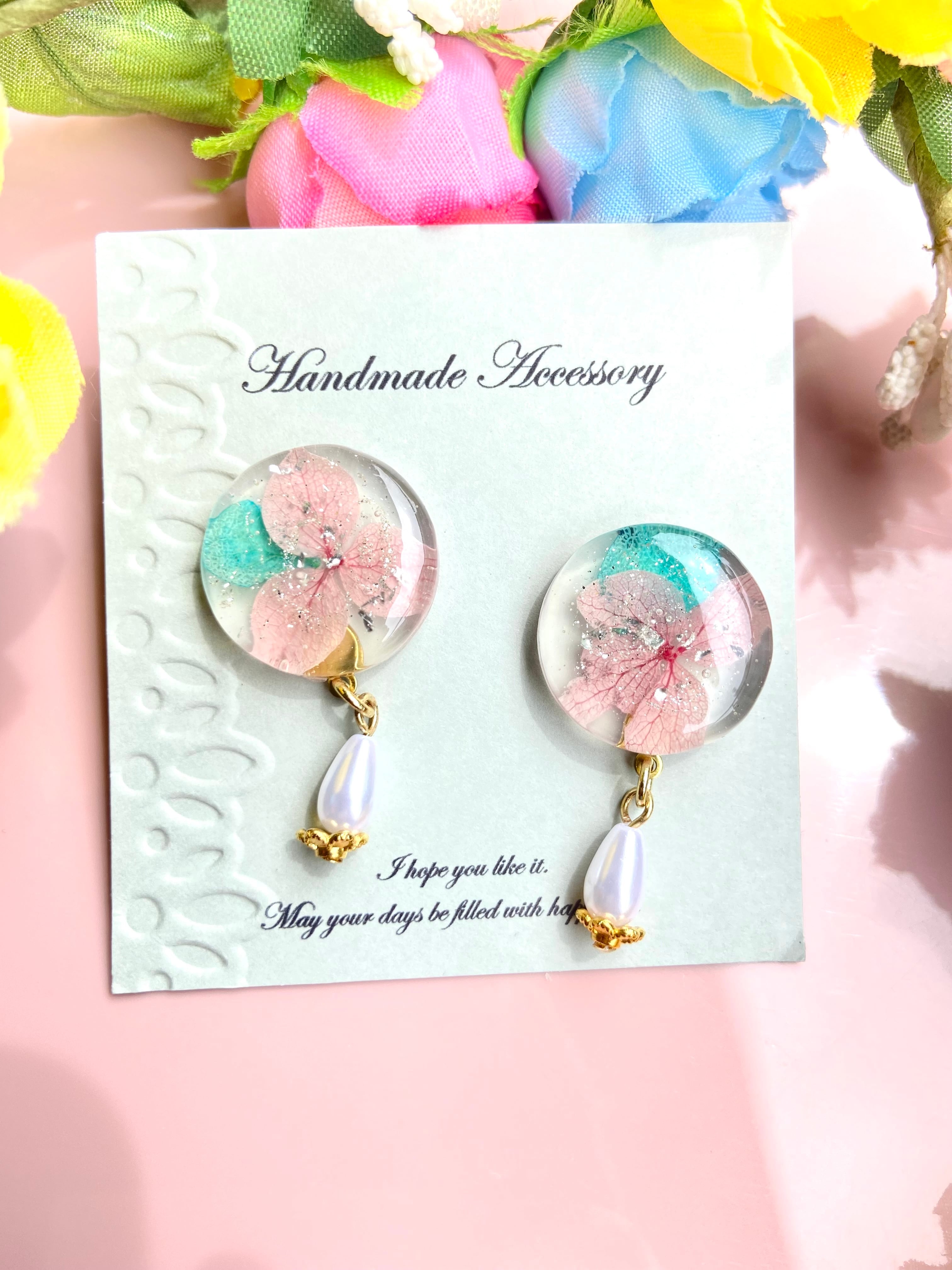 2色の紫陽花のドライフラワーレジンピアス イヤリング ピンク 水色