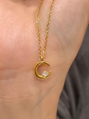 Moon zirconia necklace