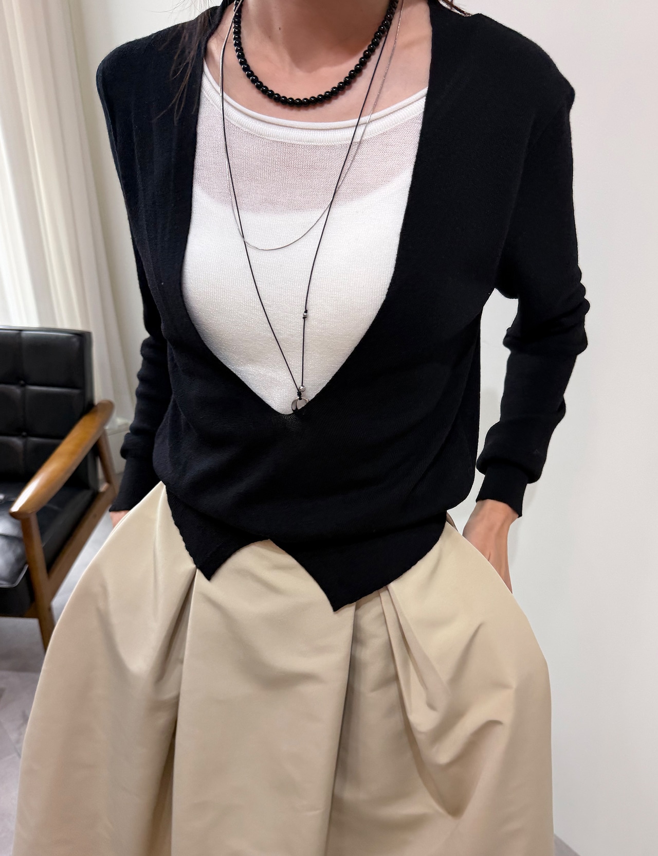【新作5%OFF・3日間】Deep-Vneck Layered Knit_2colors