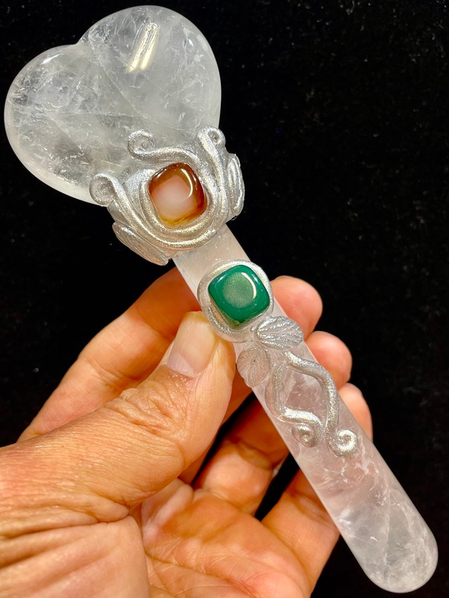 48) エネルギーを高める超アイテム！「アート・クリスタルワンド」ハンドメイド(台座付)