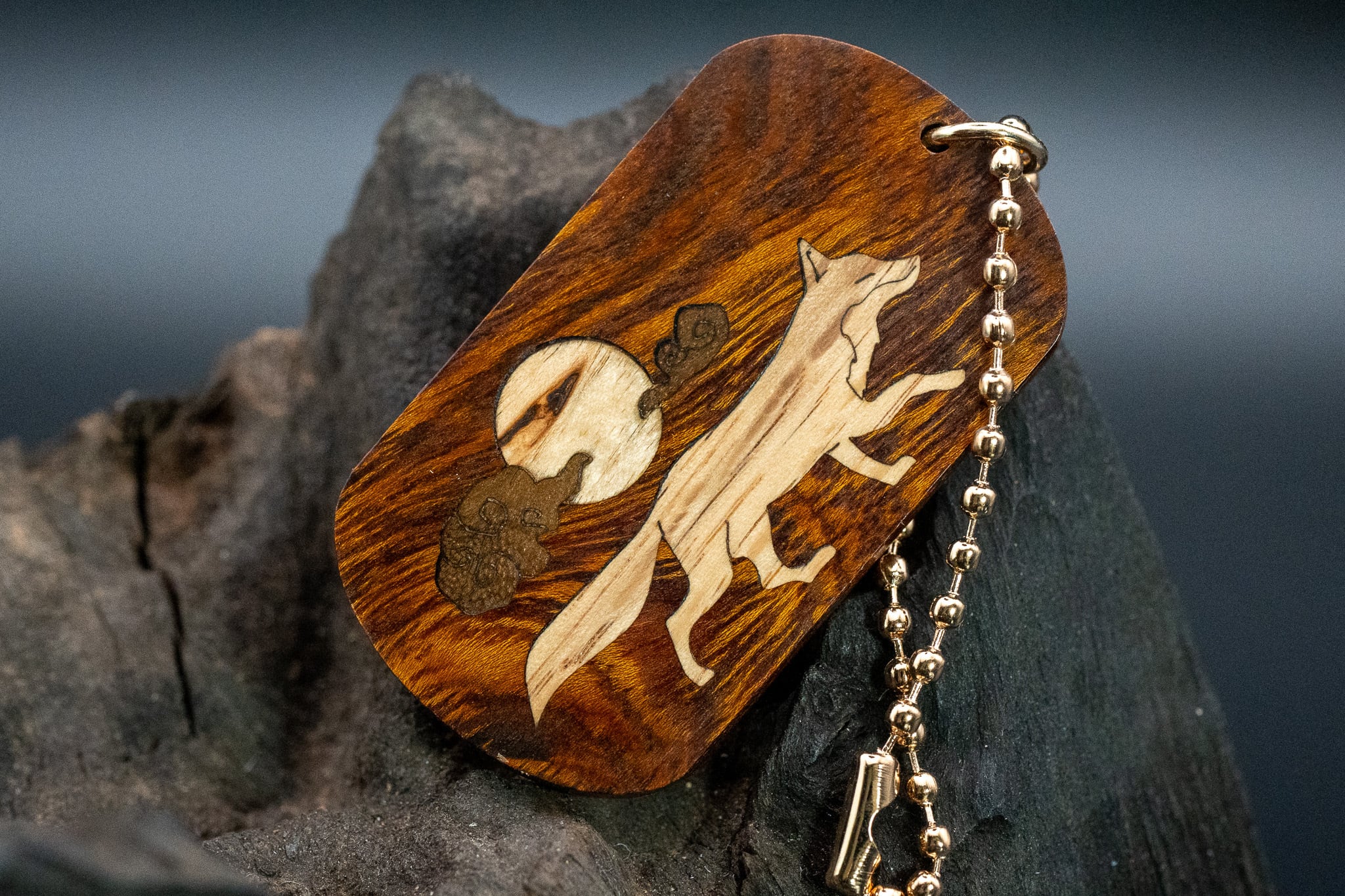 【砂漠の宝石】デザートアイアンウッド ドッグタグ 象嵌 十五夜きつね