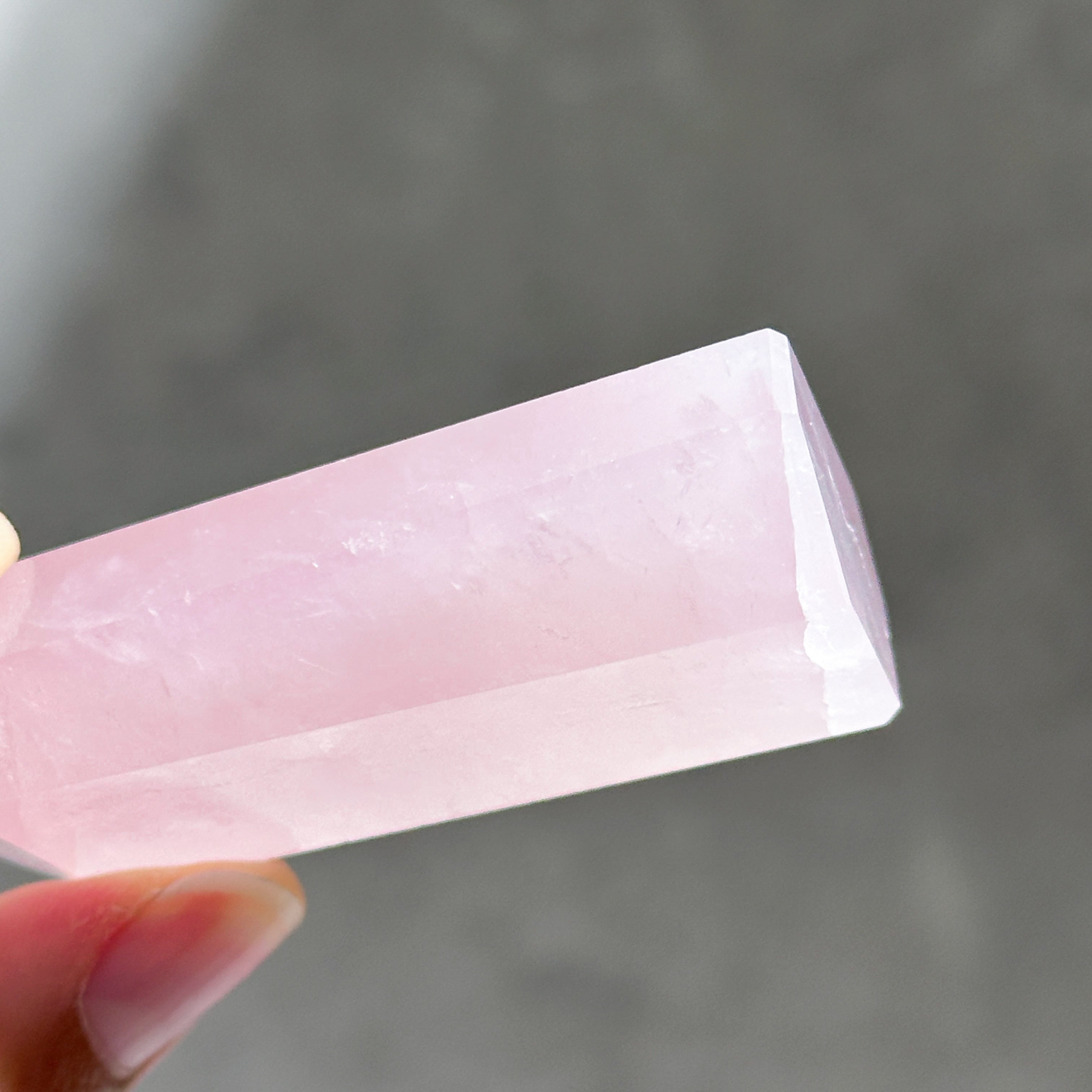 高品質】バイーア産ローズクォーツ タワー91◇ Rose Quartz ◇天然石