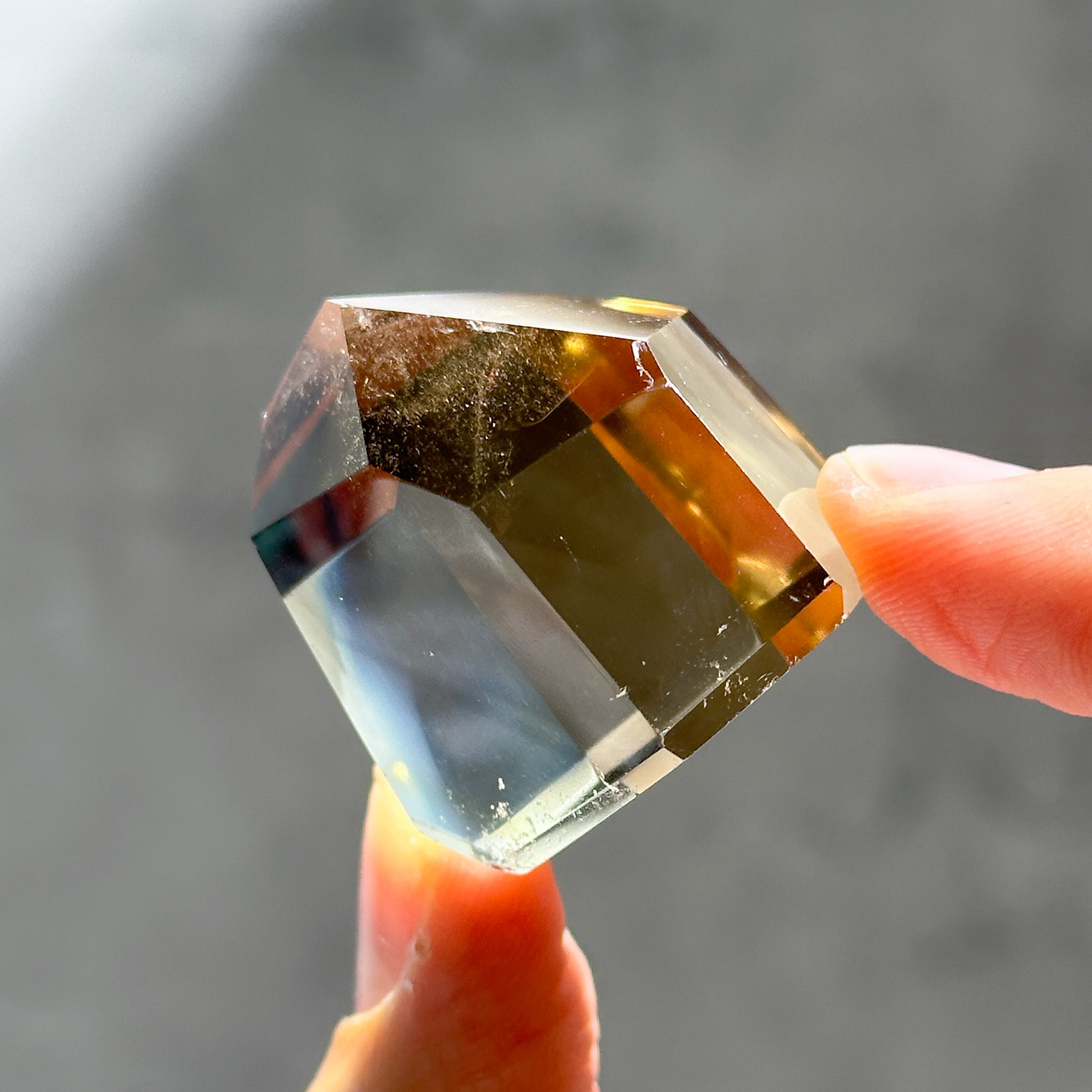 ファントム◎シトリン（黄水晶） タワー56◇ Citrine ◇ 天然石・鉱物