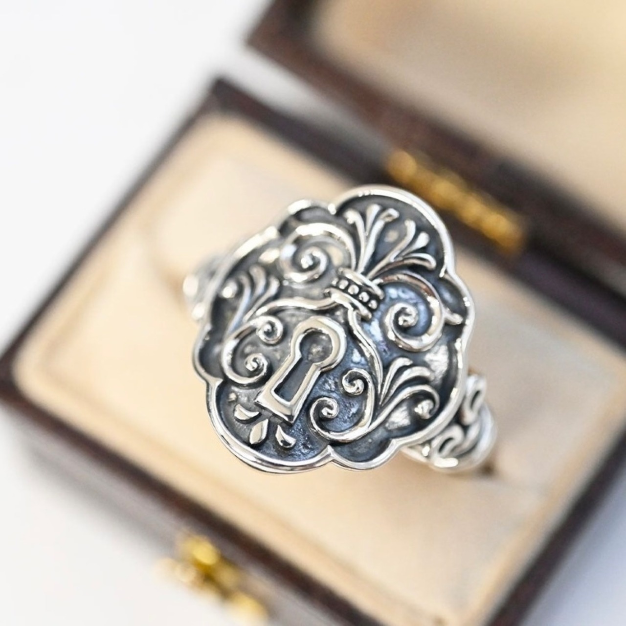 ROKUZAN silver padlock ring