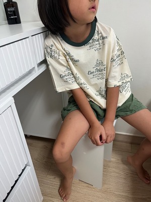 【Green tomato】VICH Tシャツ クリーム 90~130cm 240807