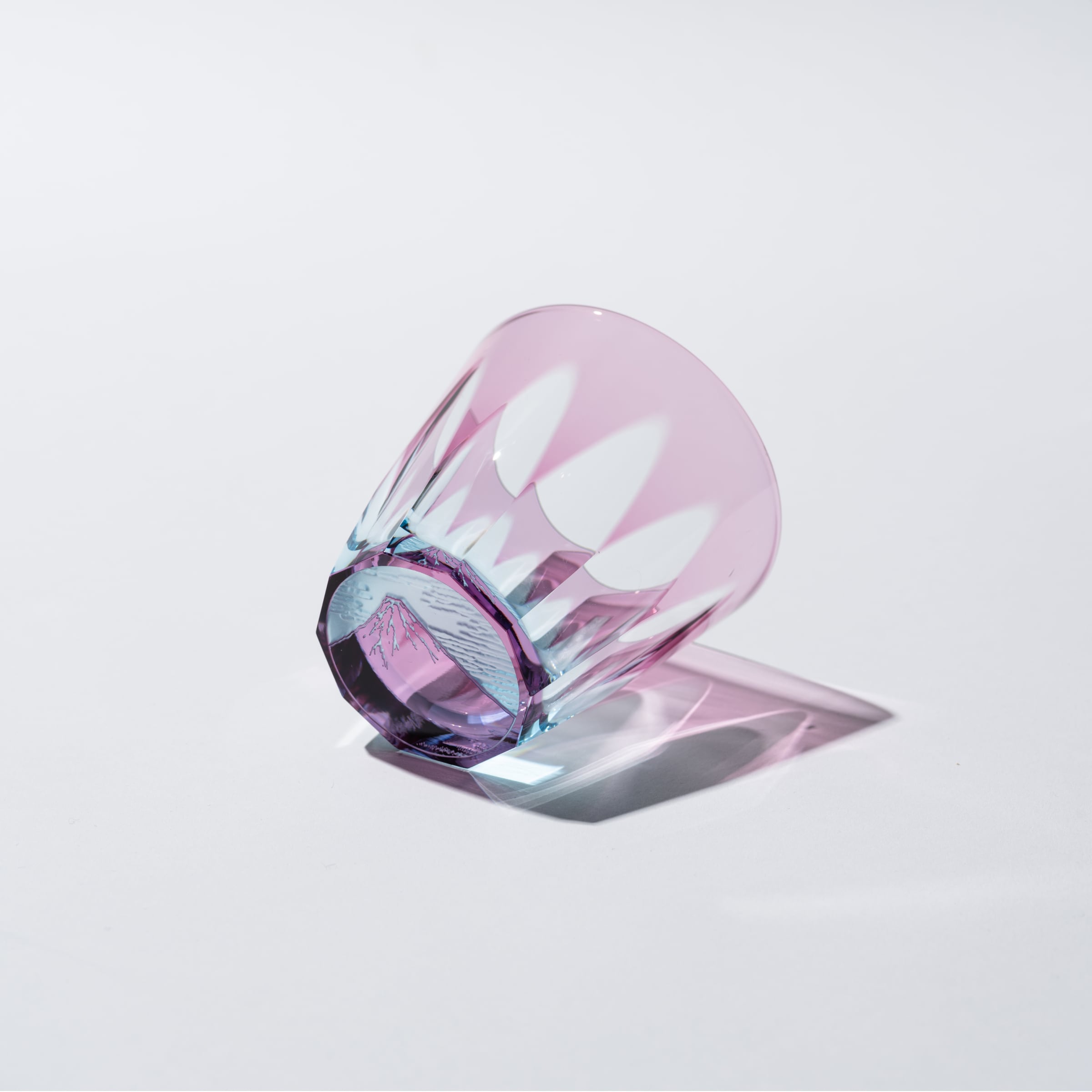 赤富士（北斎）（金赤×ライトブルー）大サイズ | 椎名切子（GLASS-LAB