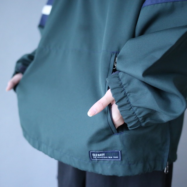 "OLD NAVY" over silhouette good coloring anorak nylon parka