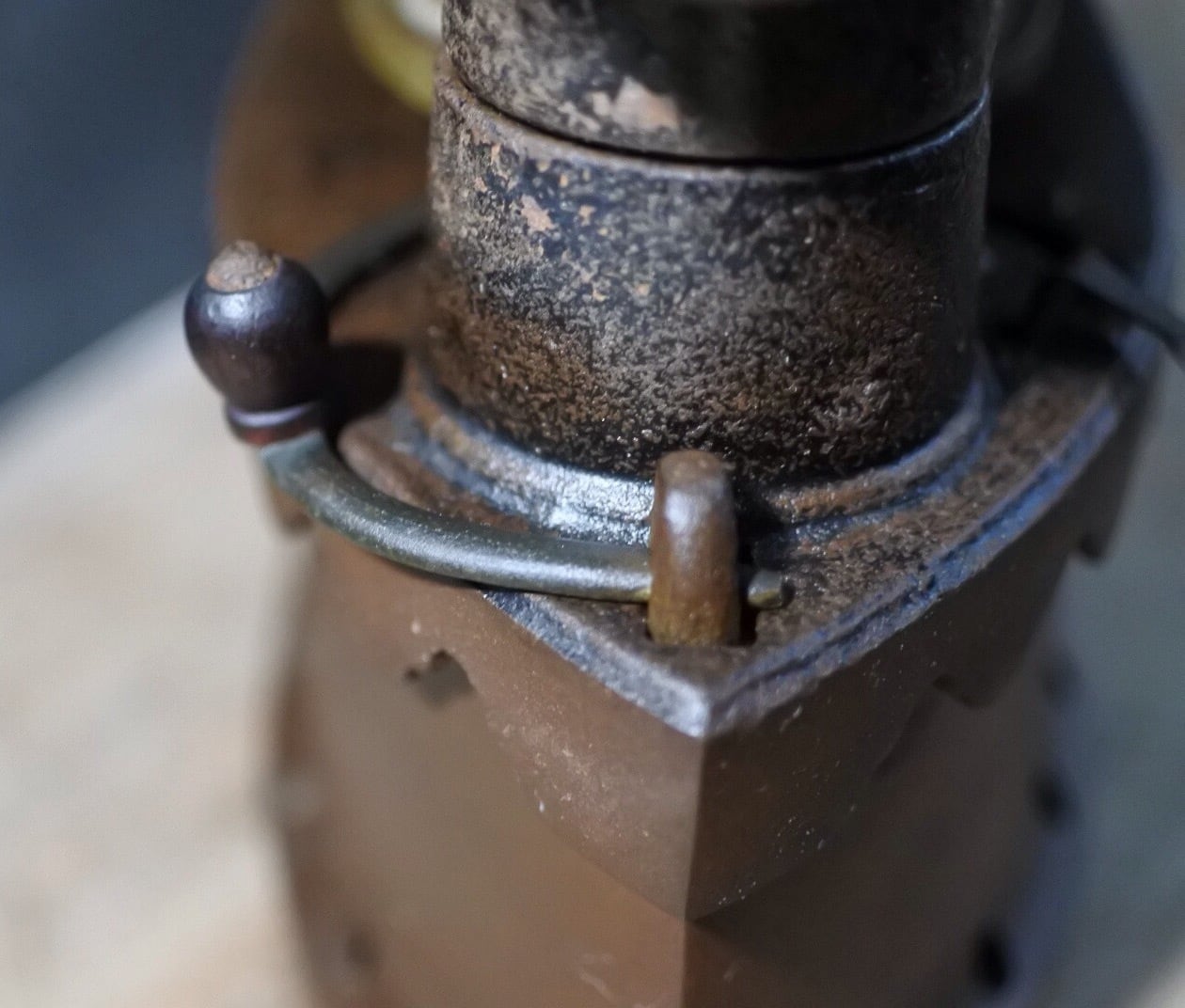 古い金属製アイロン 煙突付き 2026年最新】Yahoo!オークション -炭火アイロンの中古品・新品・未使用