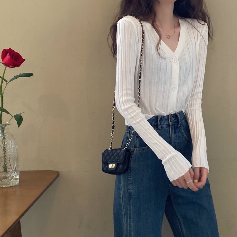 薄手のエアコン付きシャツの女性の夏のジャケットVネック日焼け止めニット長袖ウールカーディガン2020新しいニッチトップ ブラックストロベリース72263884723