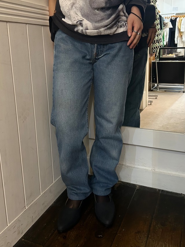 Levis/ Vintage straight denim . (O)
