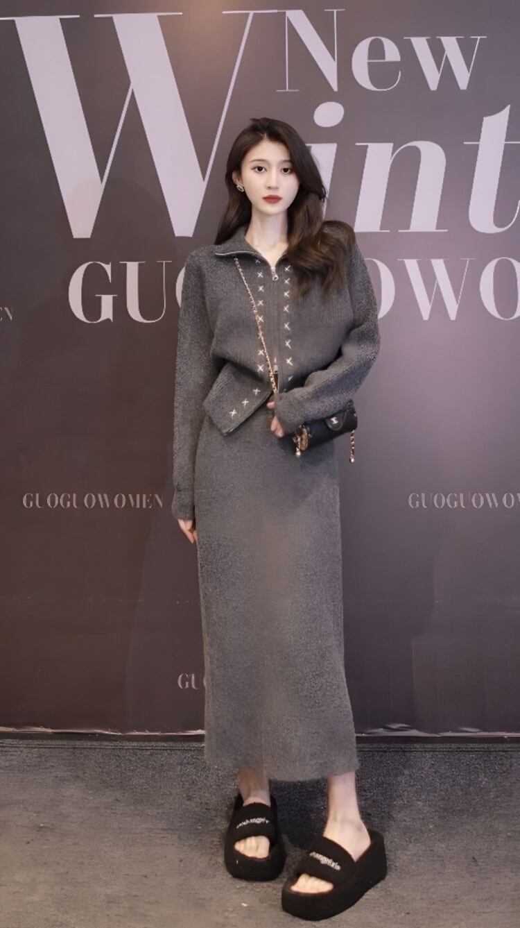 【新品タグ付き】ホンマゴルフ　③点セット　ベスト　長袖ハイネック　スカート 新品タグ付き】ホンマゴルフ ③点セット ベスト 長袖ハイネック