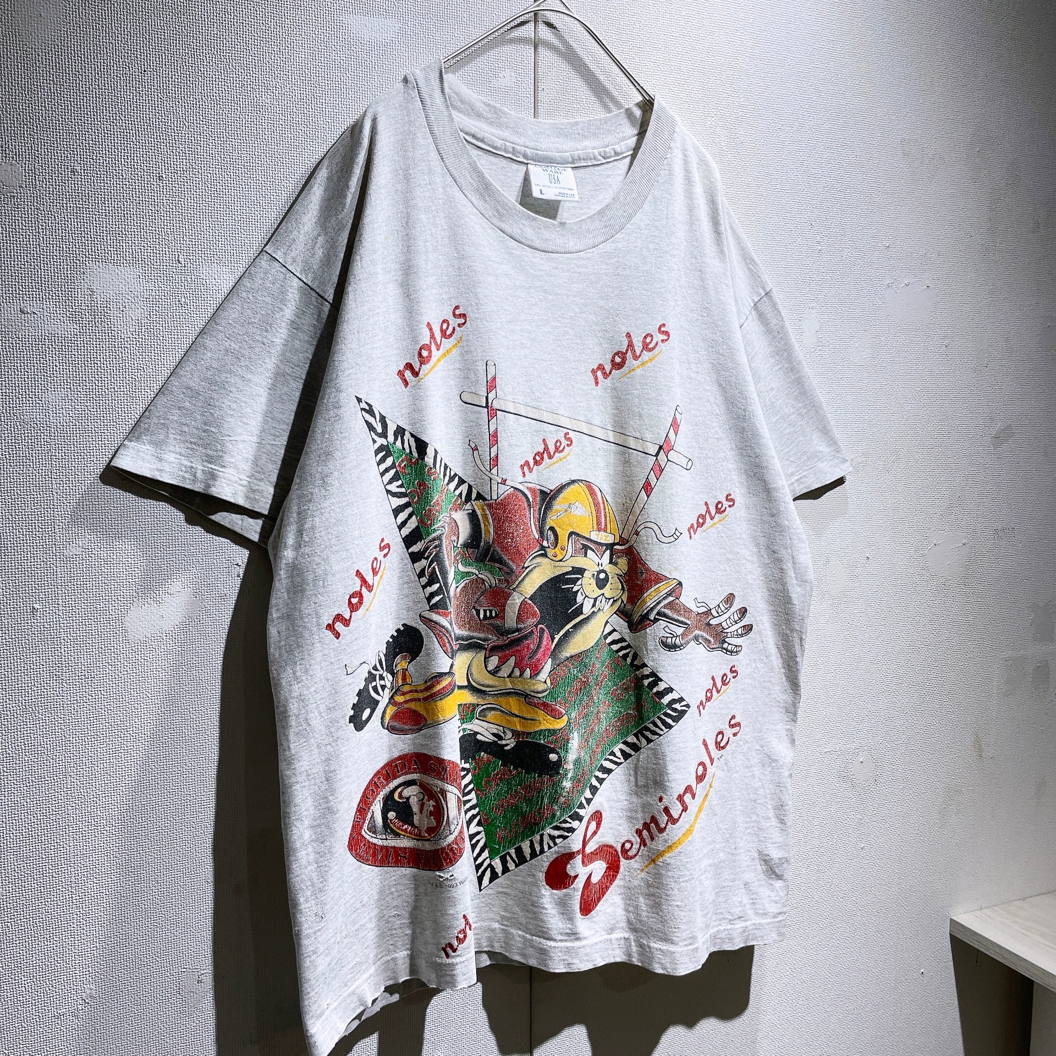 1993s ” Tazmanian Devil ” Both sides printed vintage SS Tee (made in usa)