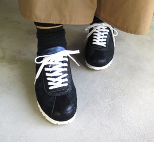 【スエードmix】クラシックなデザインと本革の上質感！EMAのスニーカー/ブラック×メタリックブルー