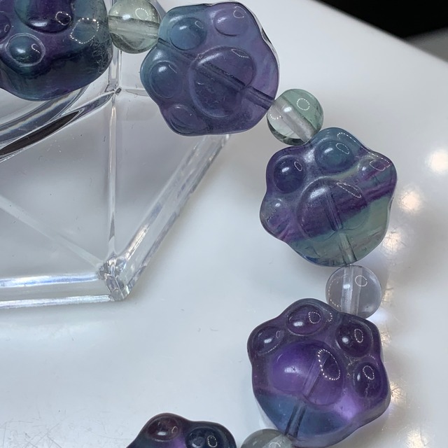 7.ブルーグラデーション肉球フローライト・ブレスレット