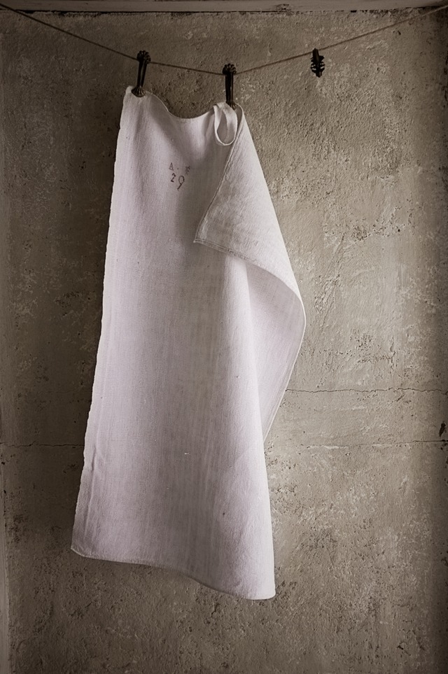 1900s France 83c モノグラムと手織りリネンクロス