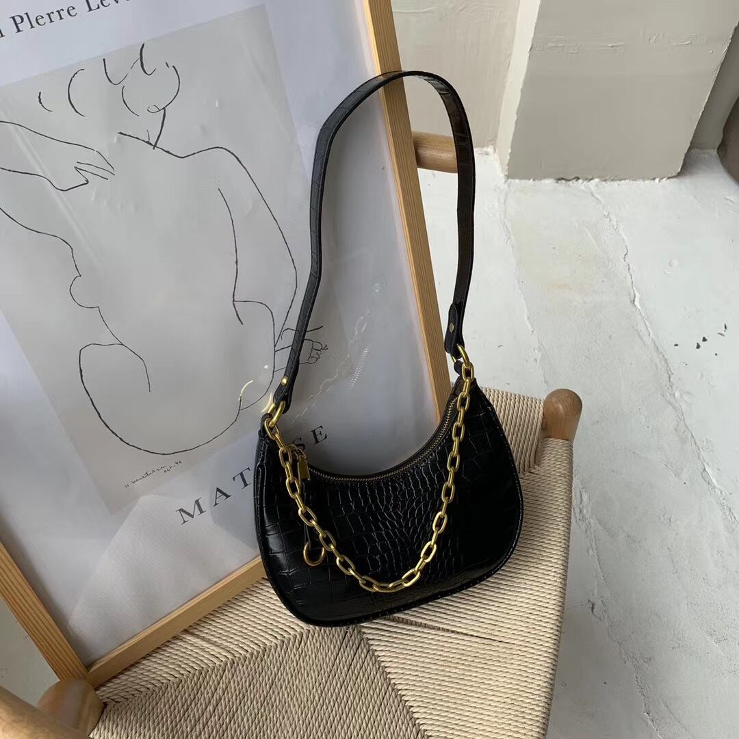 クロコ型押しショルダーバッグ