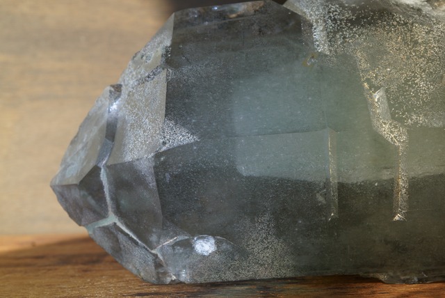 ヒマラヤ パルバティ渓谷産ファントムクォーツ Quartz 1036