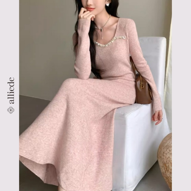 ビジュースクエアネックニットワンピース　A3283