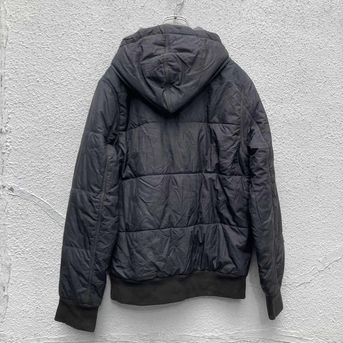 Levi's ナイロンジャケット 黒 シュプリームとリーバイスがナイロン