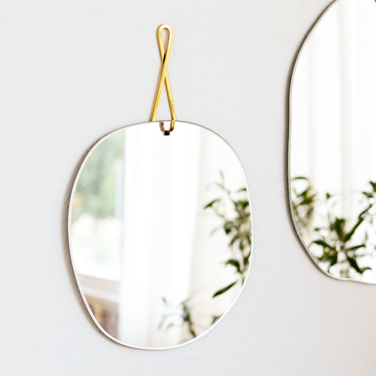 Brass wall mirror (Ssize)