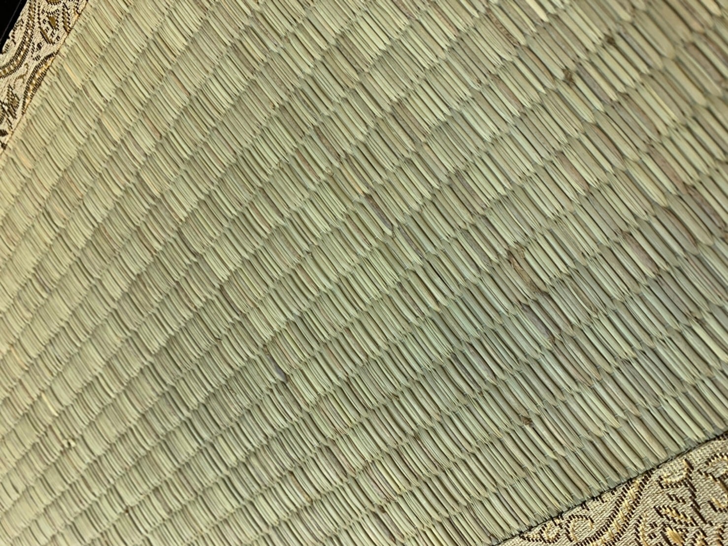 35号高床飾台木製手彫かりん塗りA