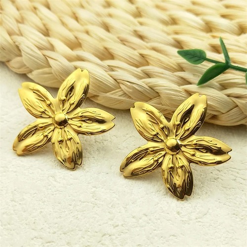 ピアス  花 フラワー ステンレス ビンテージ ゴールド レディース プレート スタッド スチール