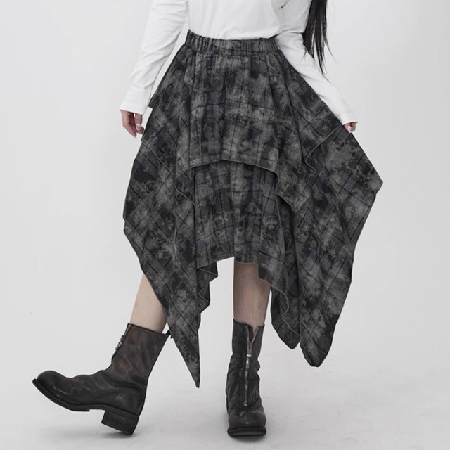 Asymmetric layered check skirt C1447