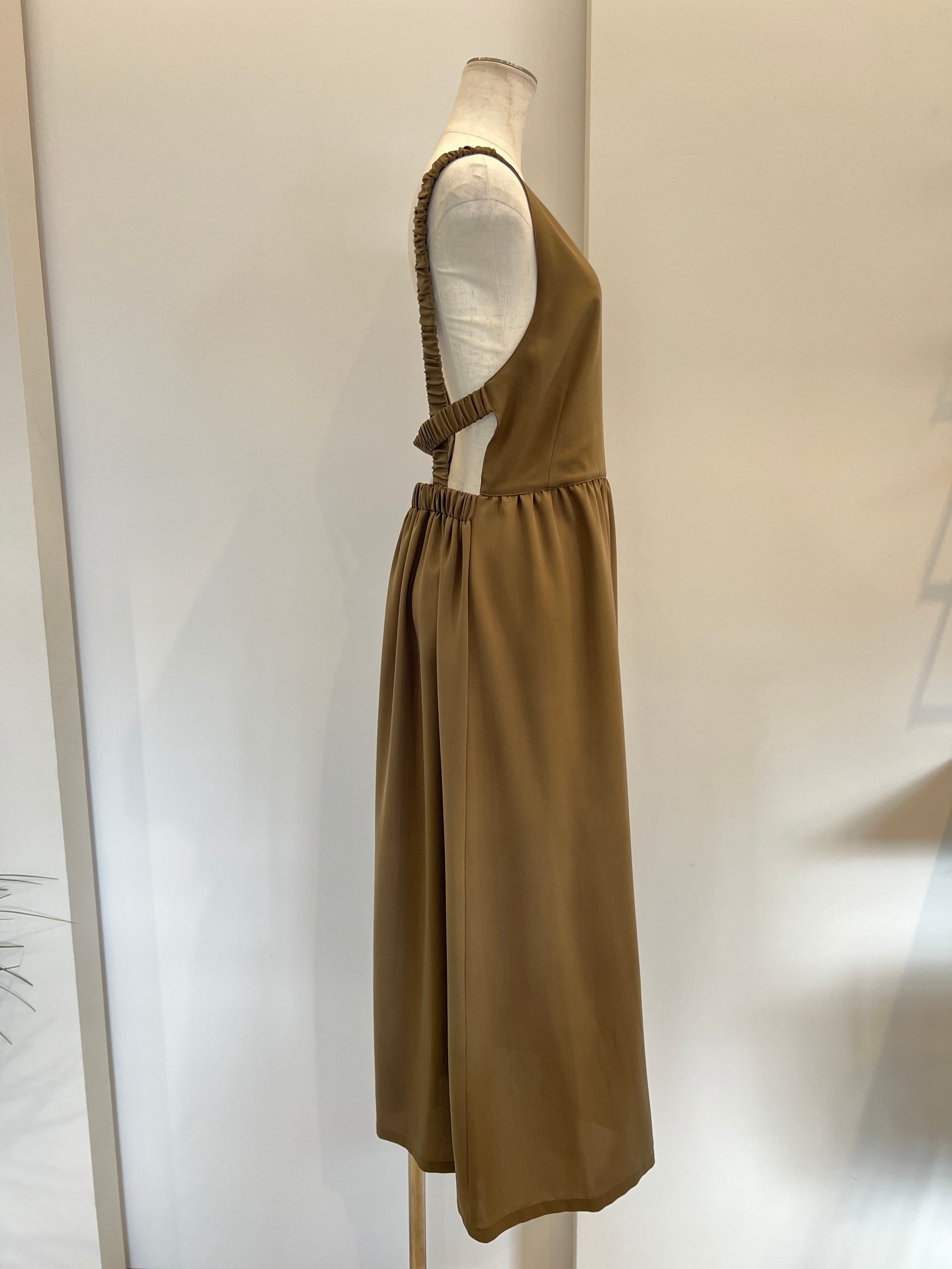 【PASSIONE】バックデザインジャンパースカート 516108