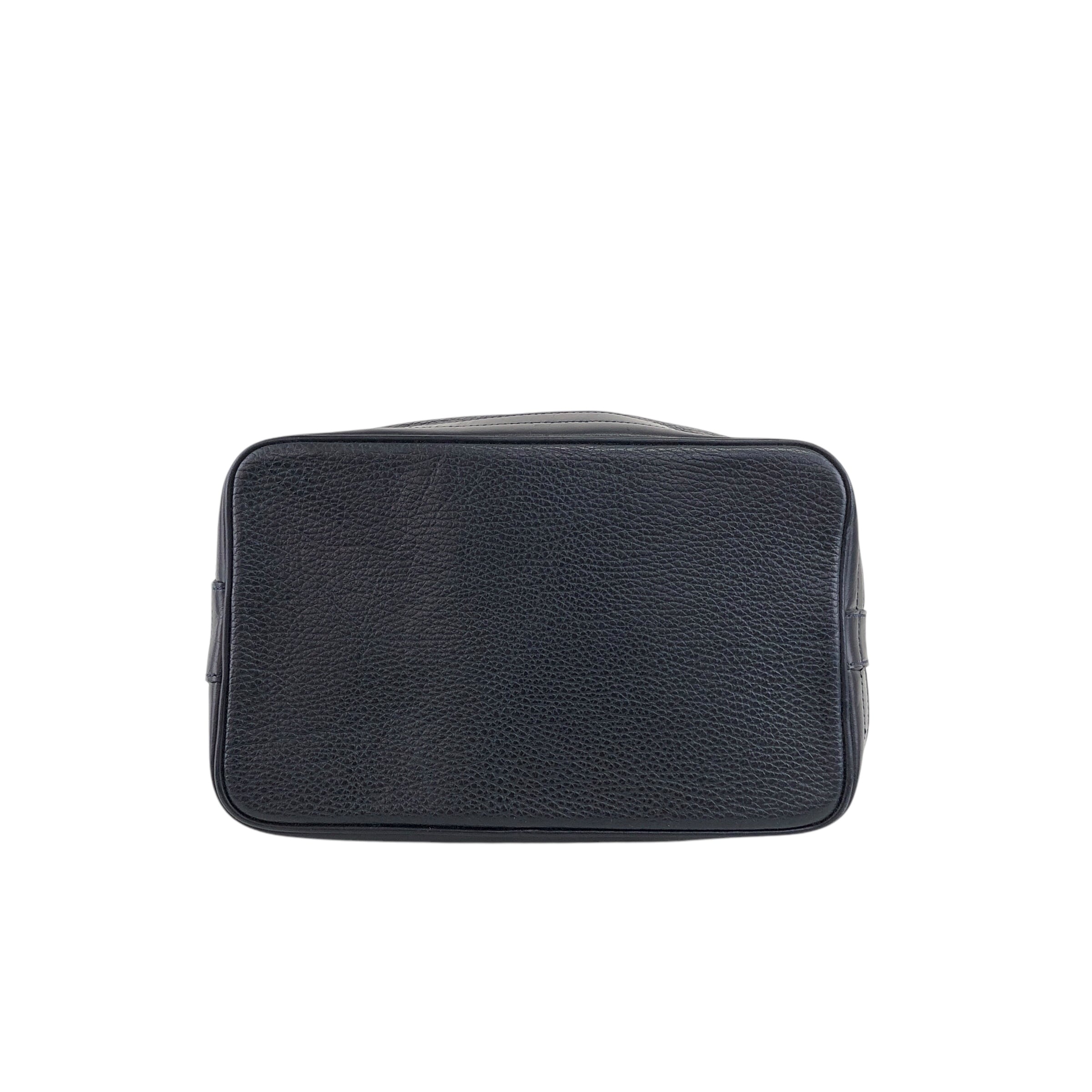 セリーヌ CELINE ショルダーバッグ 肩掛け 巾着 レザー ネイビー CELINE セリーヌ ショルダーバッグ ダークネイビー ガンチーニ レザー