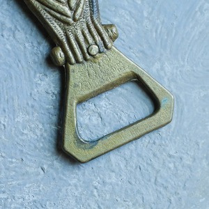 イタリアから届いた、フクロウの栓抜き