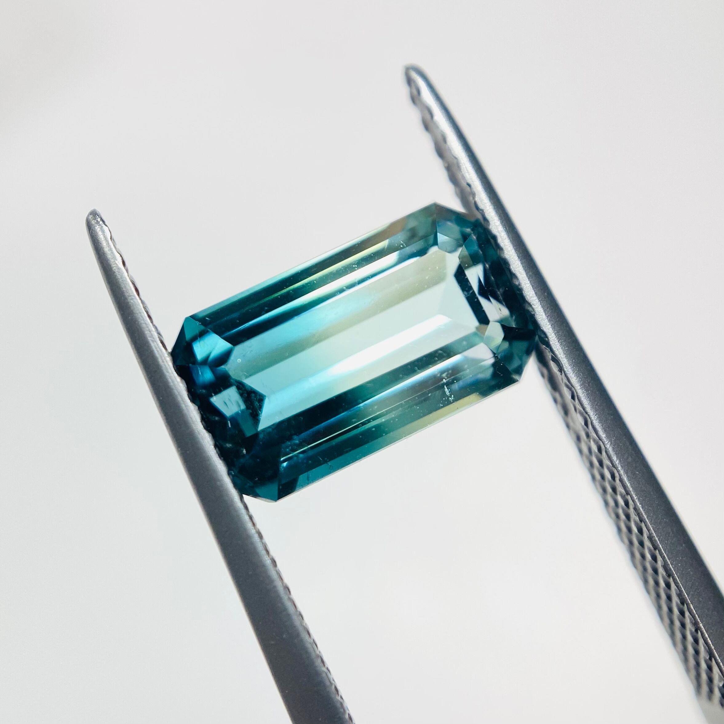 清流　高品質バイカラートルマリン