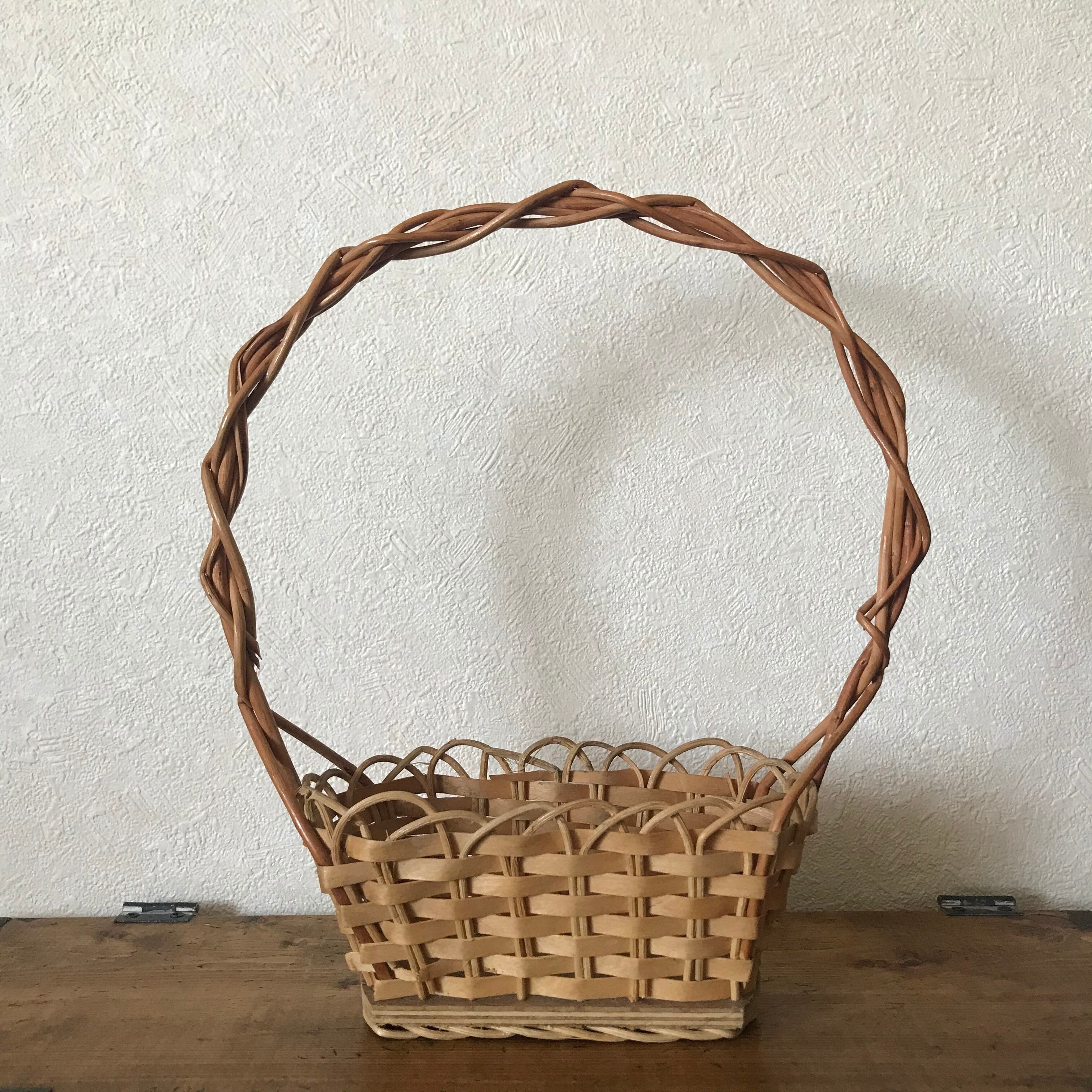 取手の長いカゴ