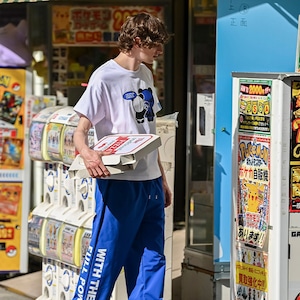 SALE【HIPANDA ハイパンダ】メンズ プリント ビッグシルエット Tシャツ MEN'S BACK PRINTED BIG SILHOUETTE SHORT SLEEVED T-SHIRT / WHITE・BLUE・YELLOW