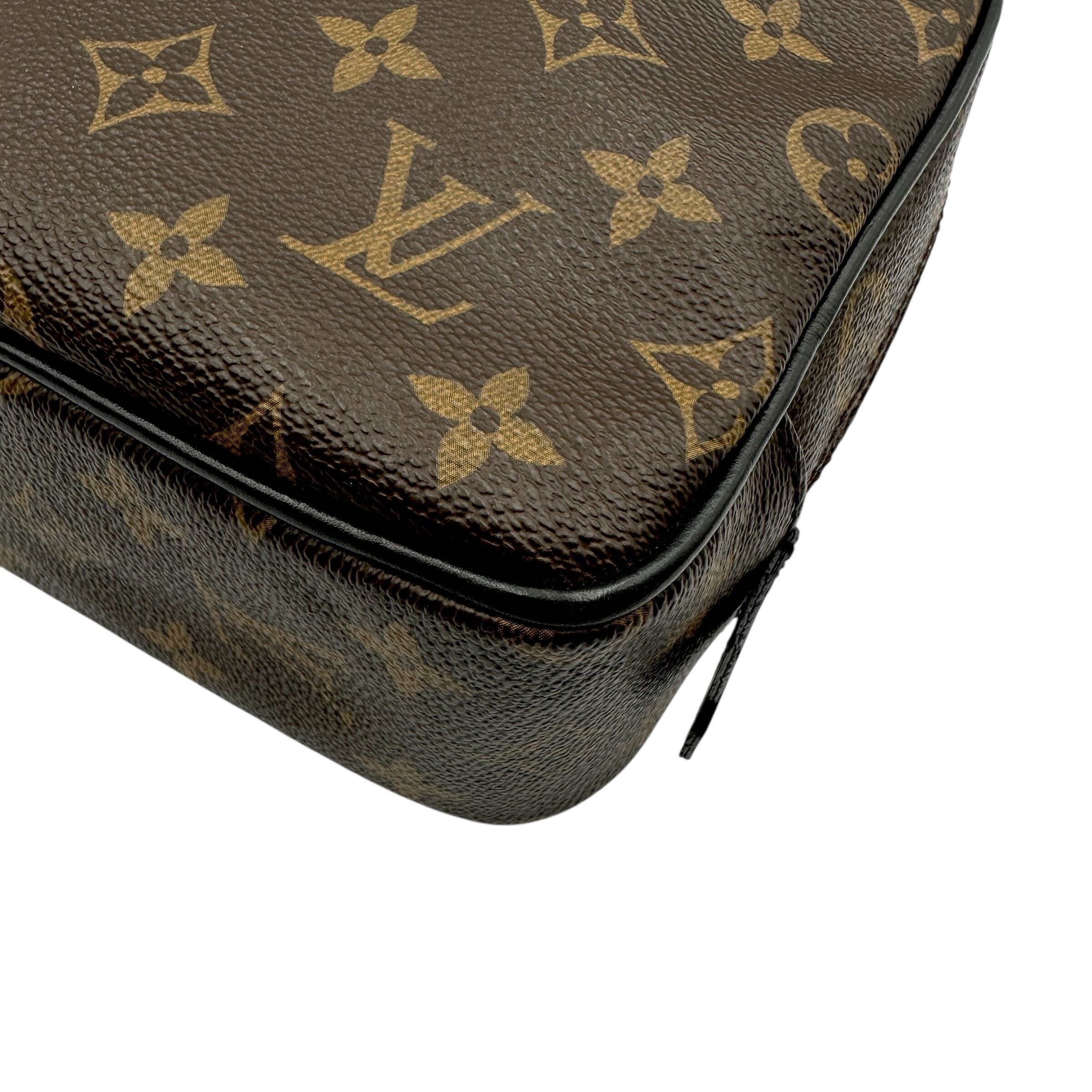 LOUIS VUITTON トゥルーストワレットGM ユニセックス LOUIS VUITTON