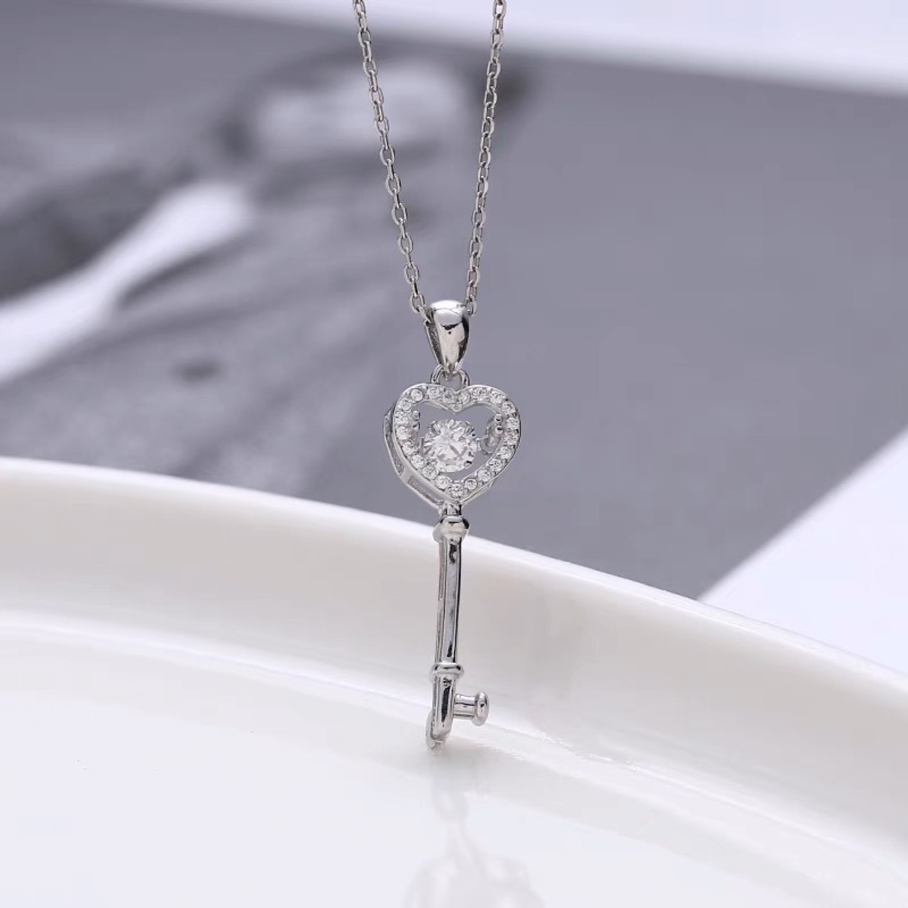 かわいい ハート 鍵型 キラキラ ネックレス